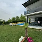 Villa Dereici *